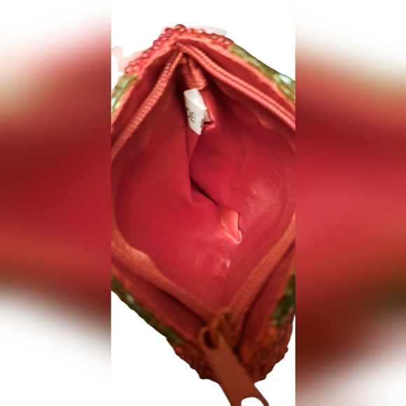 C. Marie Vintage Strawberry Beaded Handbag and Coin Purse - Picture 7 of 7